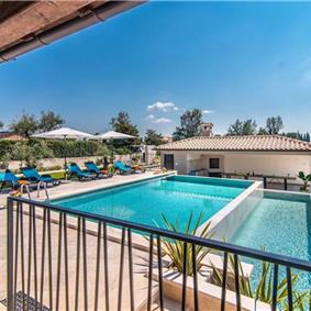 7 bedroom villa with pool in Svetvinčenat, sleeps 14